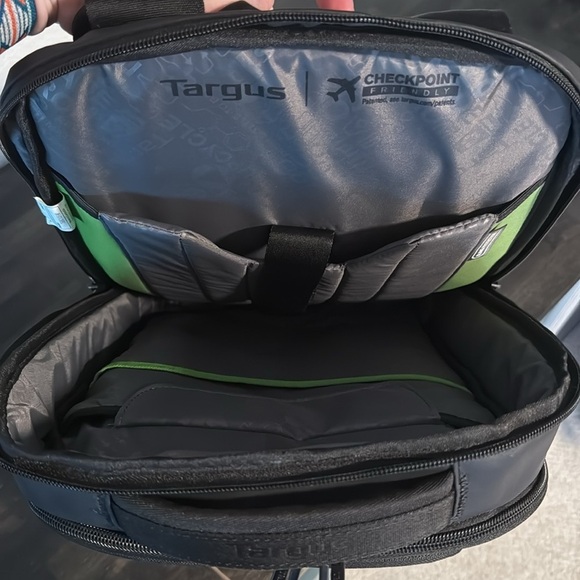 Targus Black ECO Smart Tech Travel Backpack NWT - Picture 3 of 9